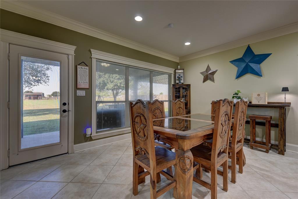 3077 Dees Circle, Sealy, Texas image 7