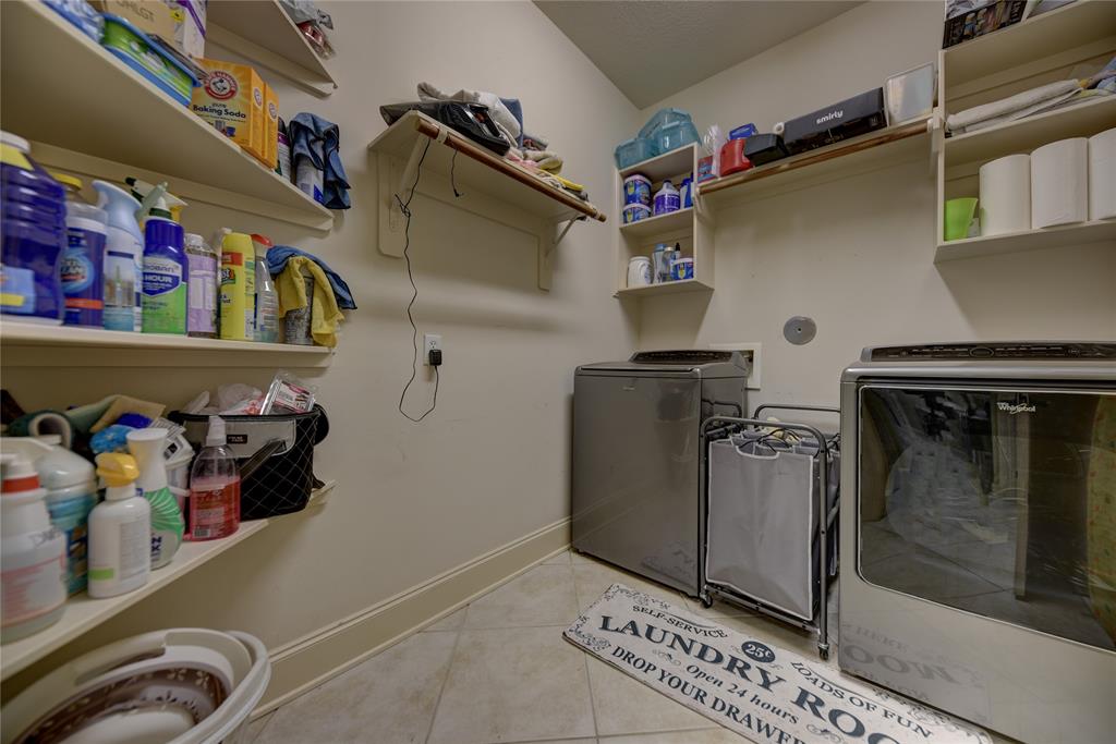 3077 Dees Circle, Sealy, Texas image 24