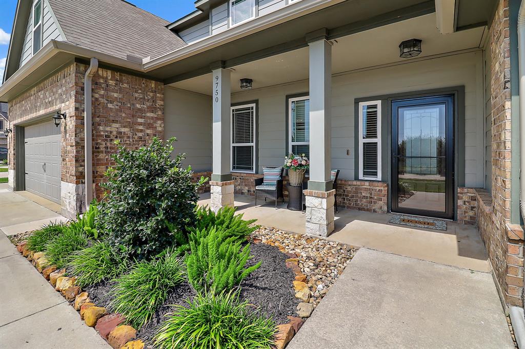 9750 Keeneland Circle, Baytown, Texas image 1