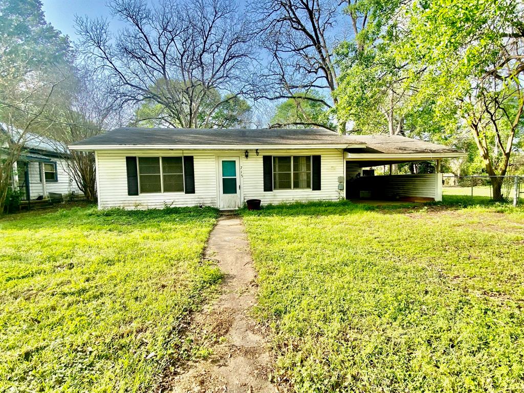 713 Lamar Avenue, Crockett, Texas image 4