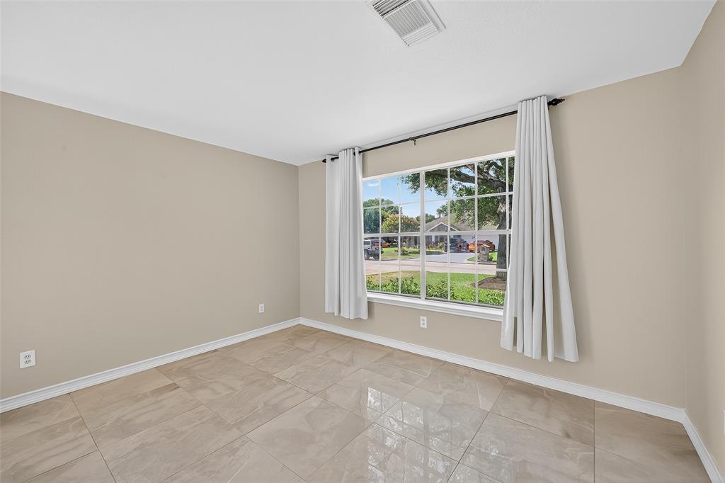 18755 Wonder Land Way