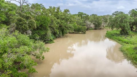 5126 County Rd 208 Danbury TX 77515