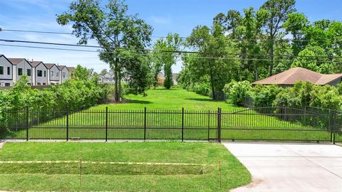 Photo of 1209 De Soto Street, Houston, TX 77091 (MLS # 6740801) Photo of 1209 De Soto Street, Houston, TX 77091 (MLS # 6740801)