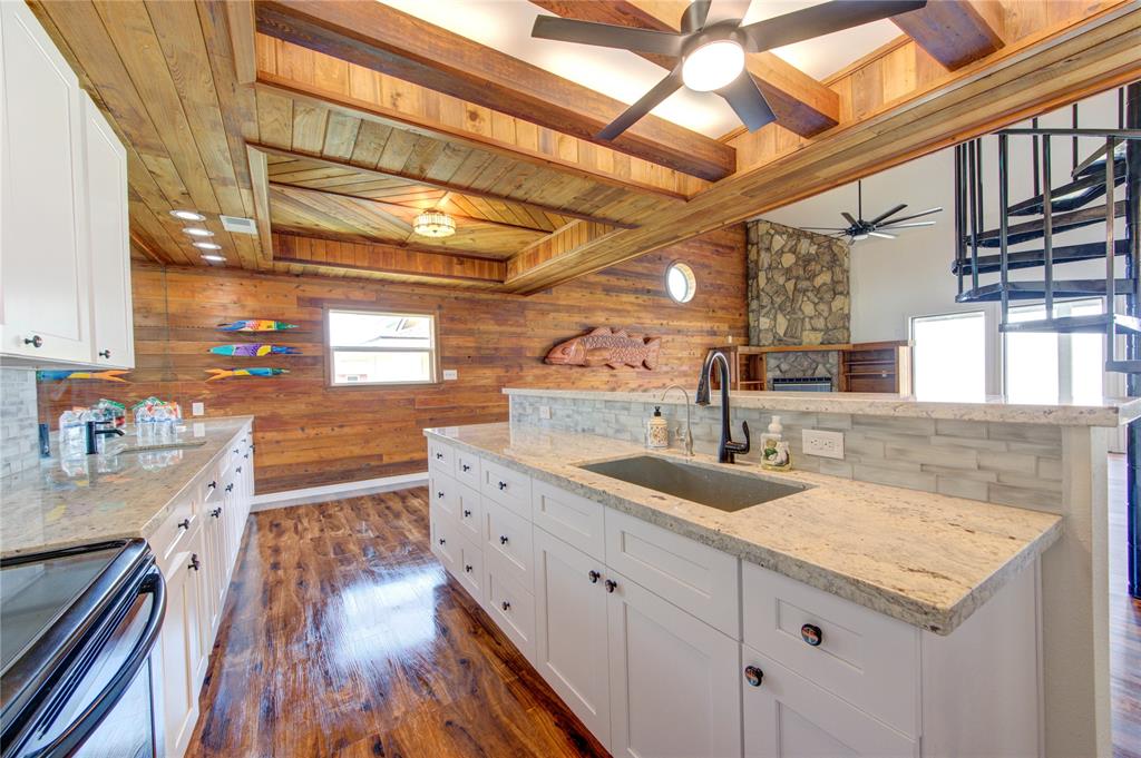 2534 Lake Court, Surfside Beach, Texas image 15