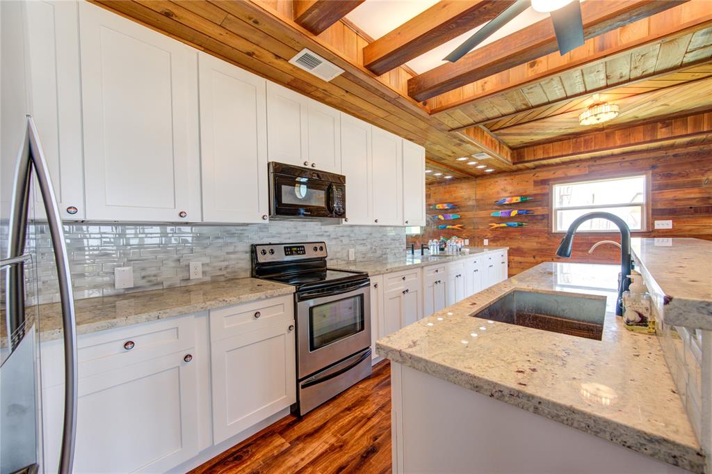 2534 Lake Court, Surfside Beach, Texas image 16