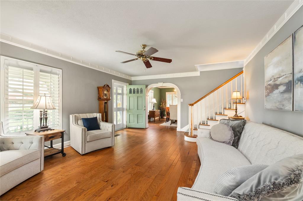 916 E James Street, Baytown, Texas image 12