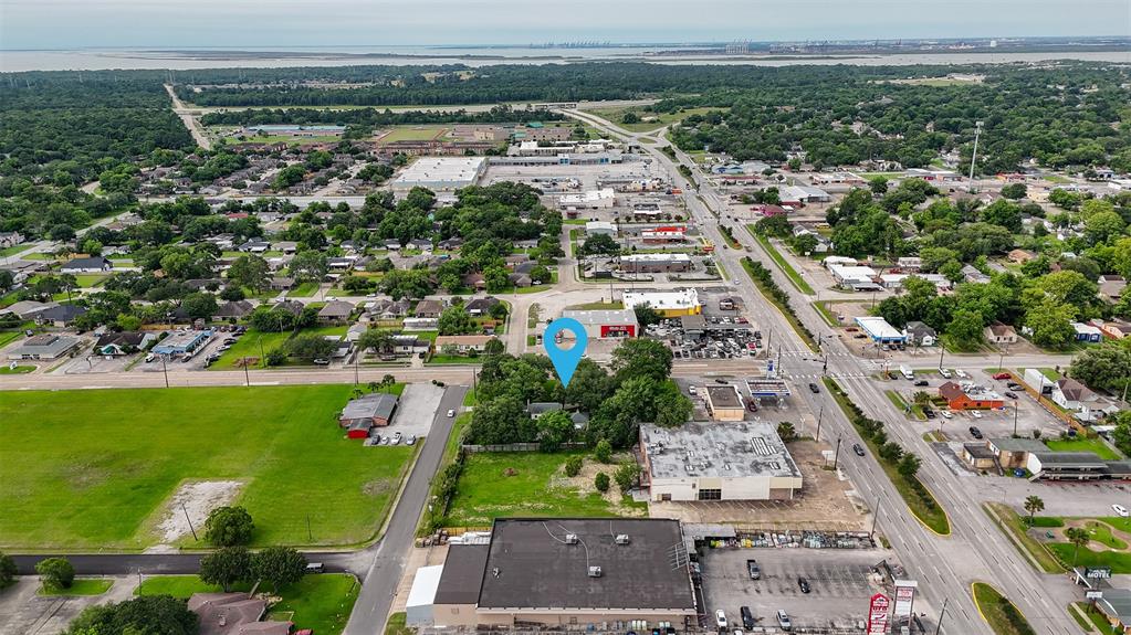 916 E James Street, Baytown, Texas image 40