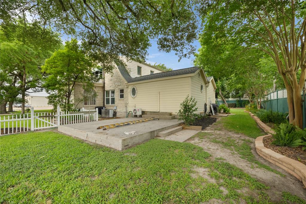 916 E James Street, Baytown, Texas image 36