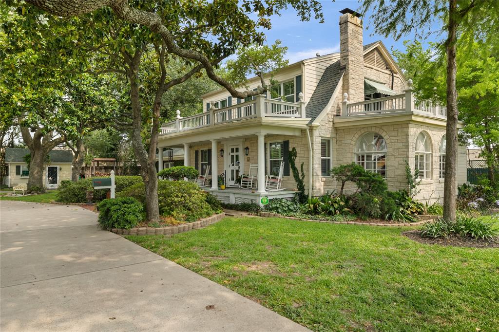 916 E James Street, Baytown, Texas image 4