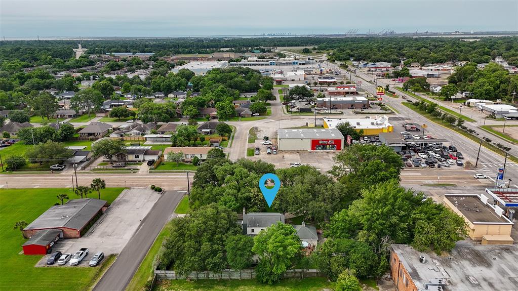 916 E James Street, Baytown, Texas image 38