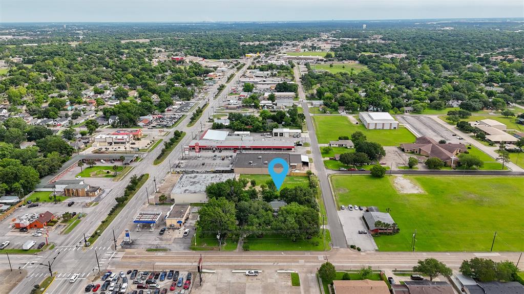 916 E James Street, Baytown, Texas image 39