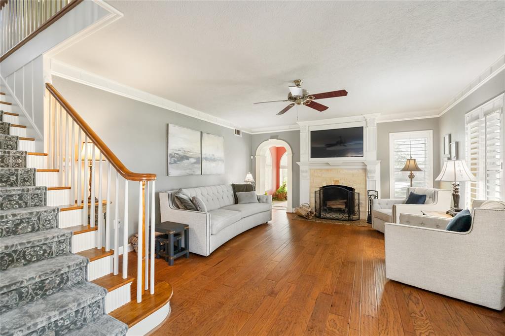 916 E James Street, Baytown, Texas image 11