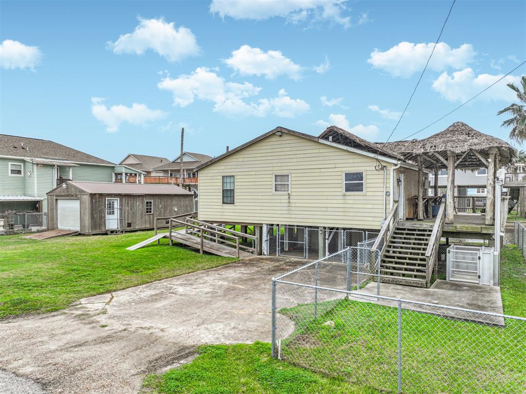 5 Highland Drive, Hitchcock, Texas image 4