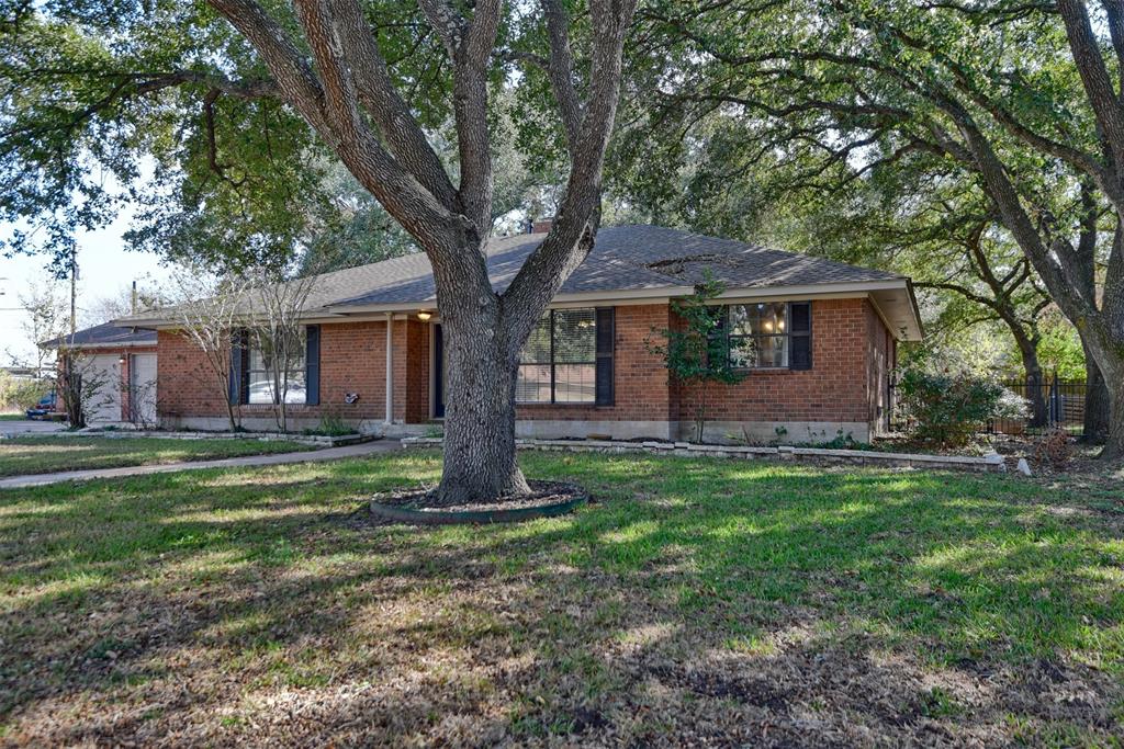 1604 Reimer Street, Brenham, Texas image 3