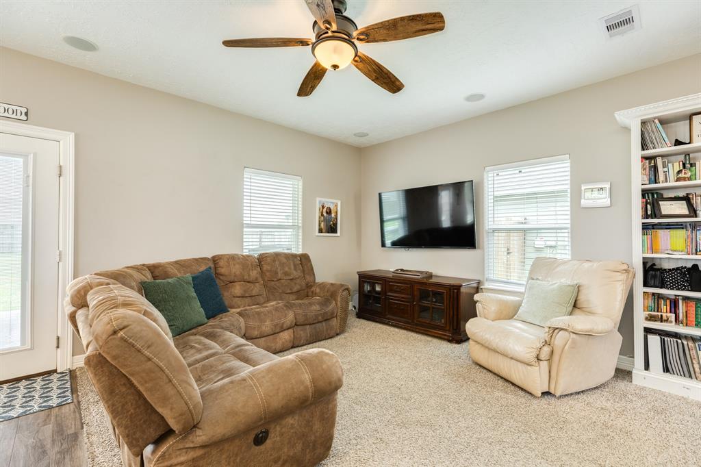 2550 Lakeside Drive, West Columbia, Texas image 8