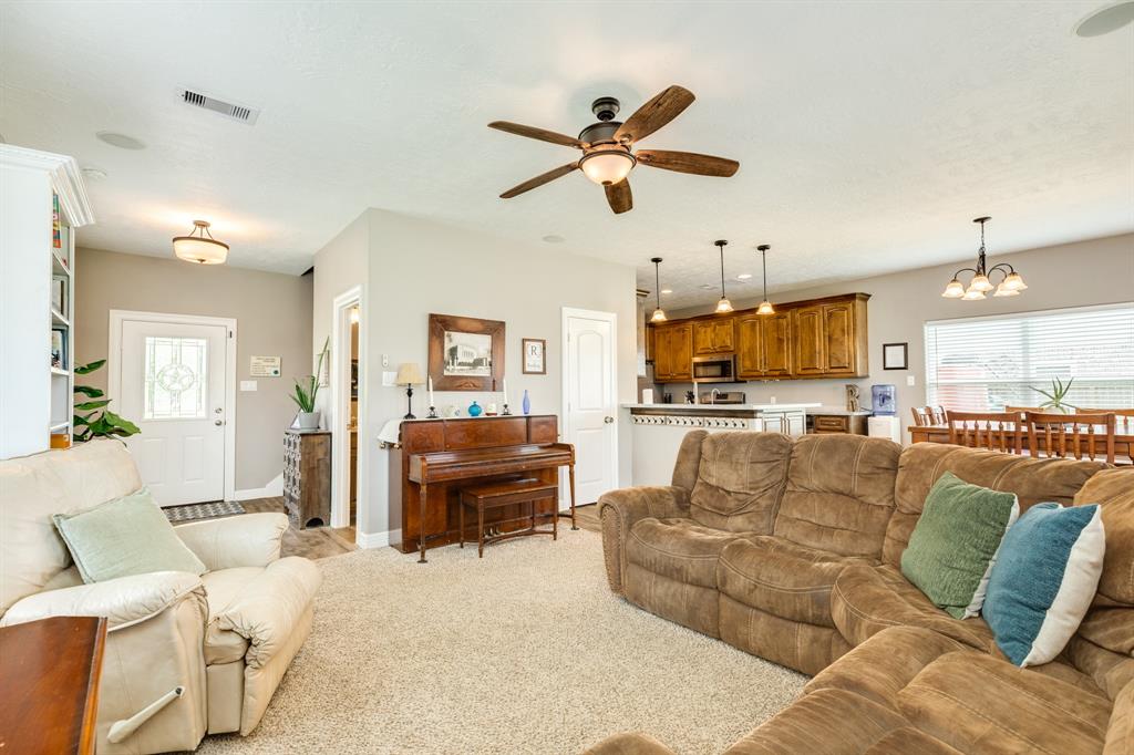 2550 Lakeside Drive, West Columbia, Texas image 9