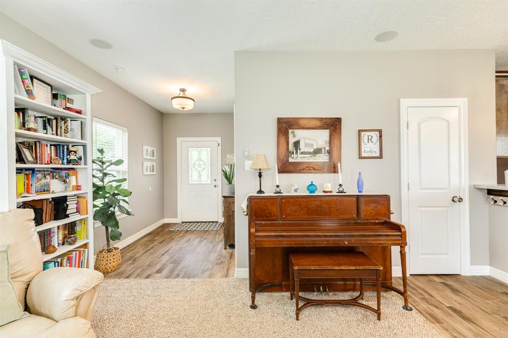 2550 Lakeside Drive, West Columbia, Texas image 10