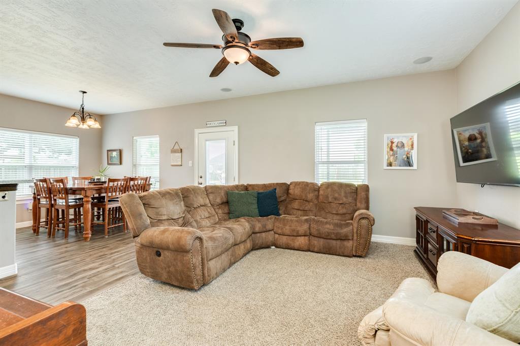 2550 Lakeside Drive, West Columbia, Texas image 7