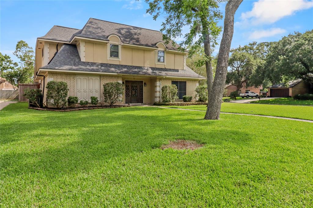 52 Hollyhock Court, Lake Jackson, Texas image 3