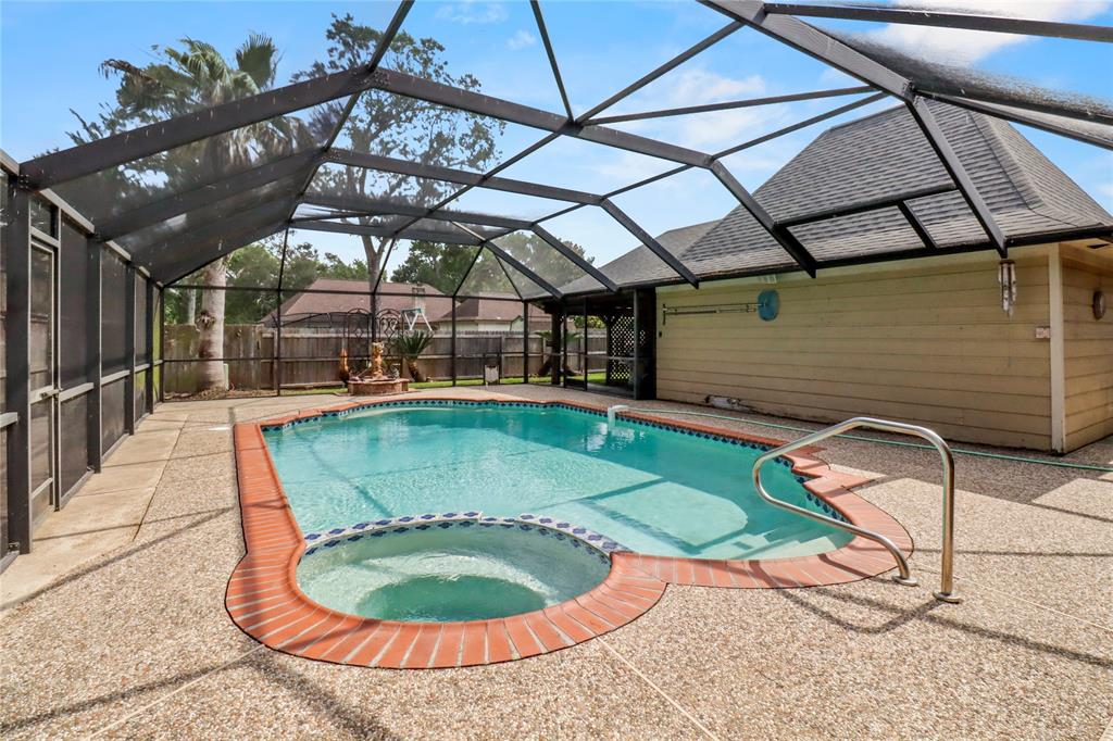 52 Hollyhock Court, Lake Jackson, Texas image 8