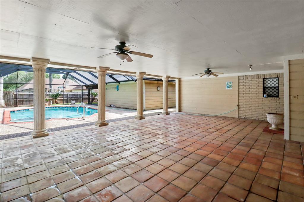 52 Hollyhock Court, Lake Jackson, Texas image 5