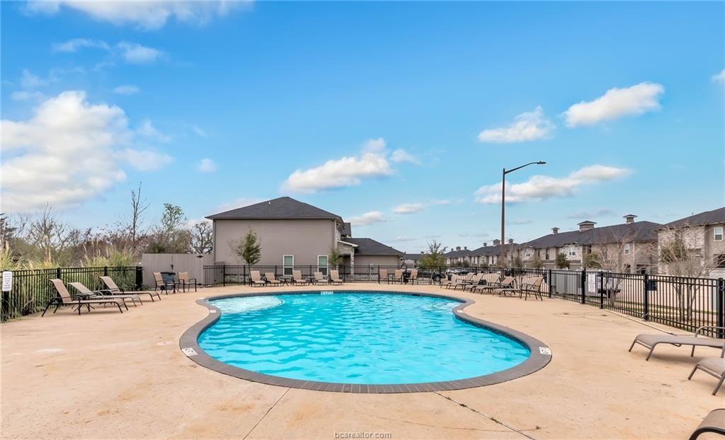 3535 Summerway Drive, College Station, Texas image 1