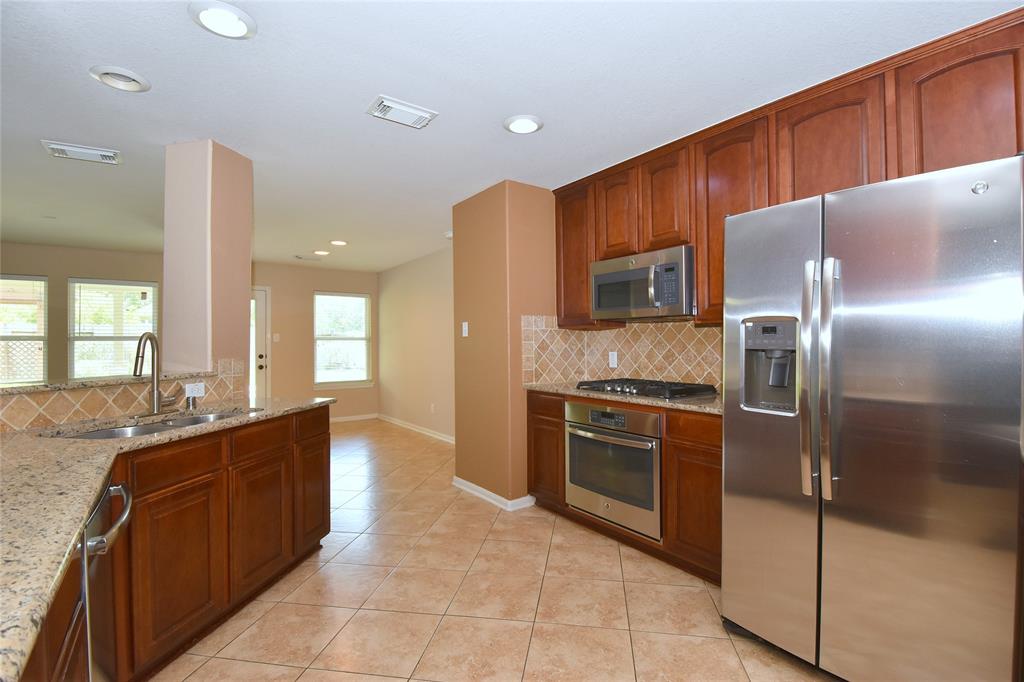 21123 Amber Crossing Drive, Richmond, Texas image 12