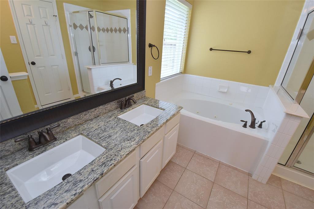 21123 Amber Crossing Drive, Richmond, Texas image 17