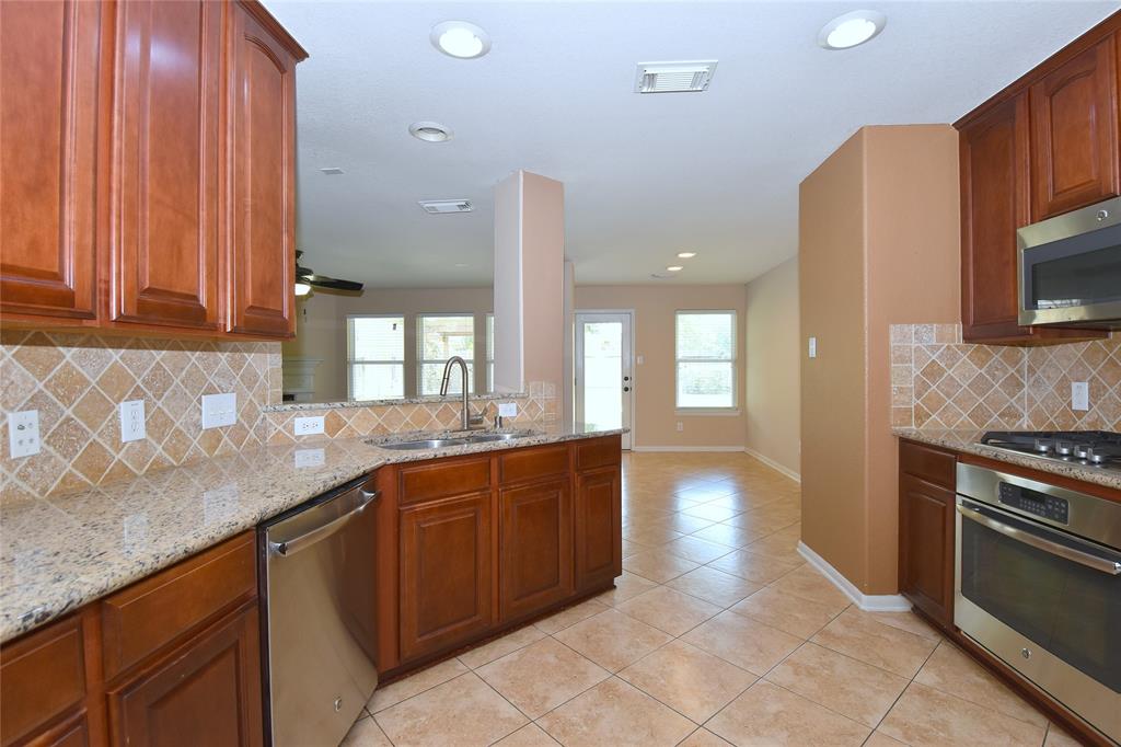 21123 Amber Crossing Drive, Richmond, Texas image 11