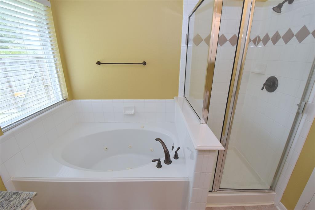 21123 Amber Crossing Drive, Richmond, Texas image 18