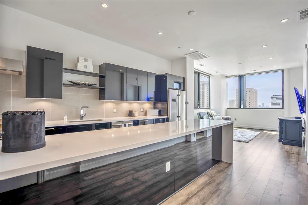 1211 Caroline Street 1004