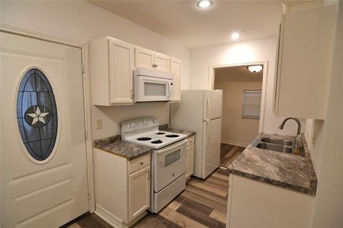 213 1\/2 Graham Street, Baytown, TX 77520 - #: 31816758