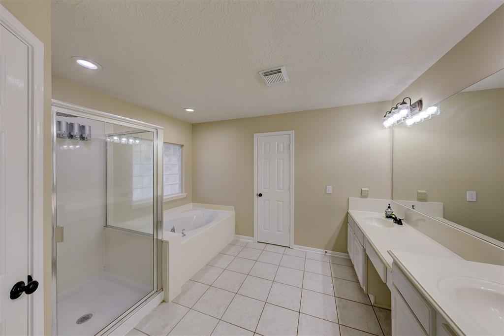 4414 Running Pine Drive, League City, Texas image 34