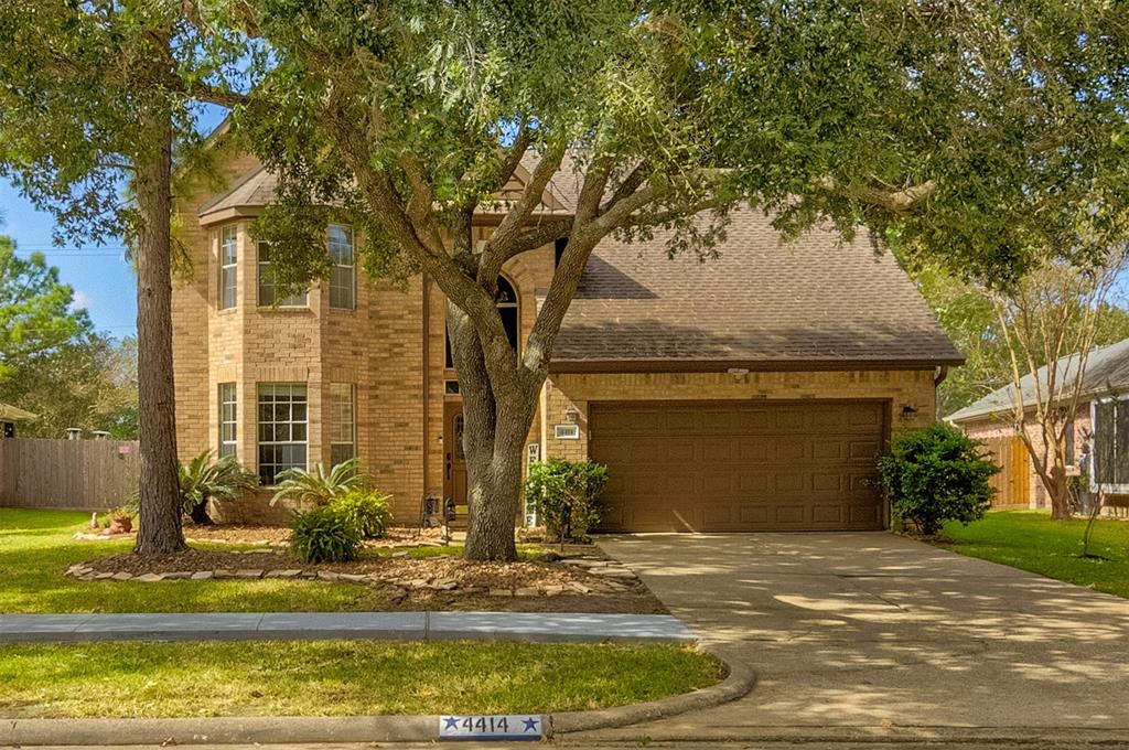 4414 Running Pine Drive, League City, Texas image 1