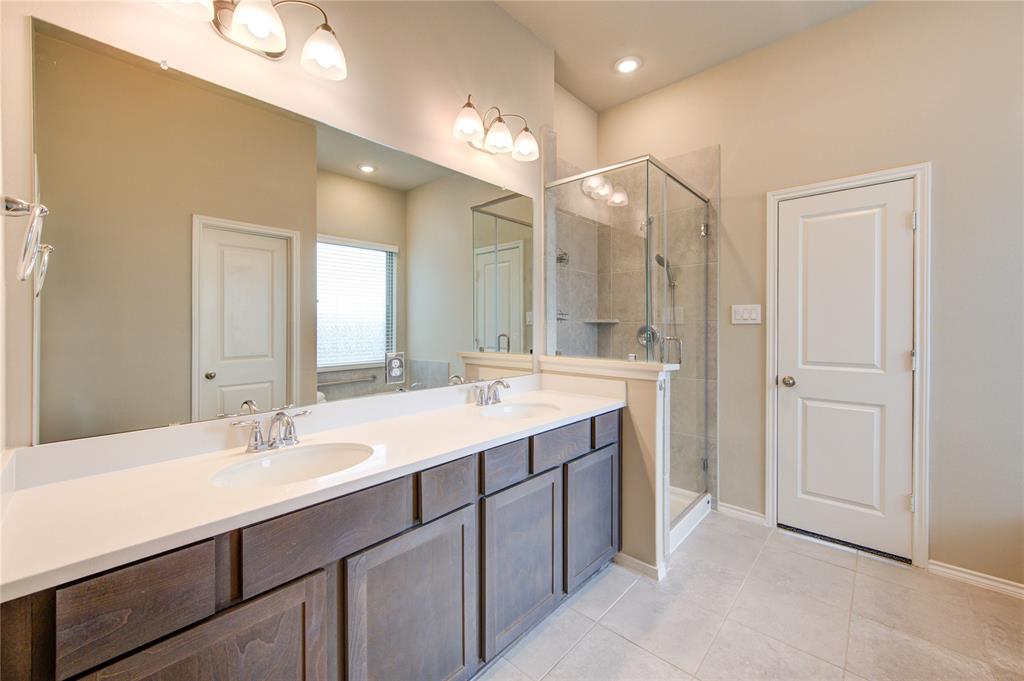 8711 Fox Trail Drive, Missouri City, Texas image 35