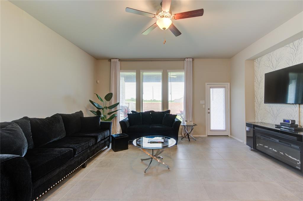8711 Fox Trail Drive, Missouri City, Texas image 25
