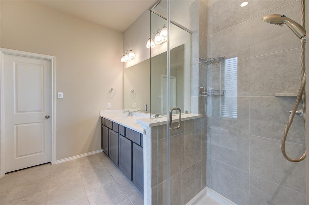 8711 Fox Trail Drive, Missouri City, Texas image 34