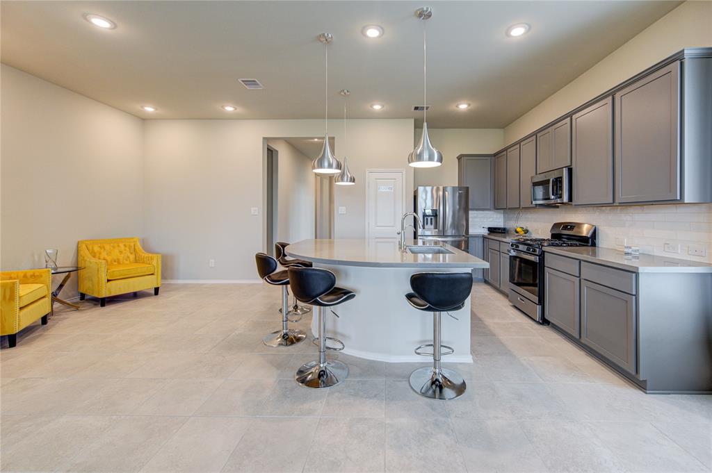 8711 Fox Trail Drive, Missouri City, Texas image 30