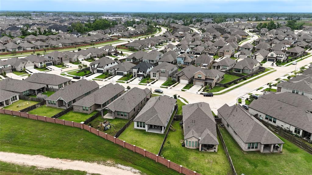 8711 Fox Trail Drive, Missouri City, Texas image 46