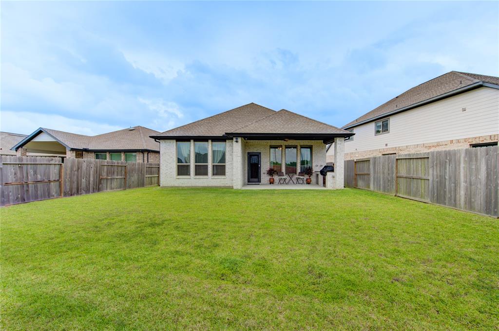 8711 Fox Trail Drive, Missouri City, Texas image 41