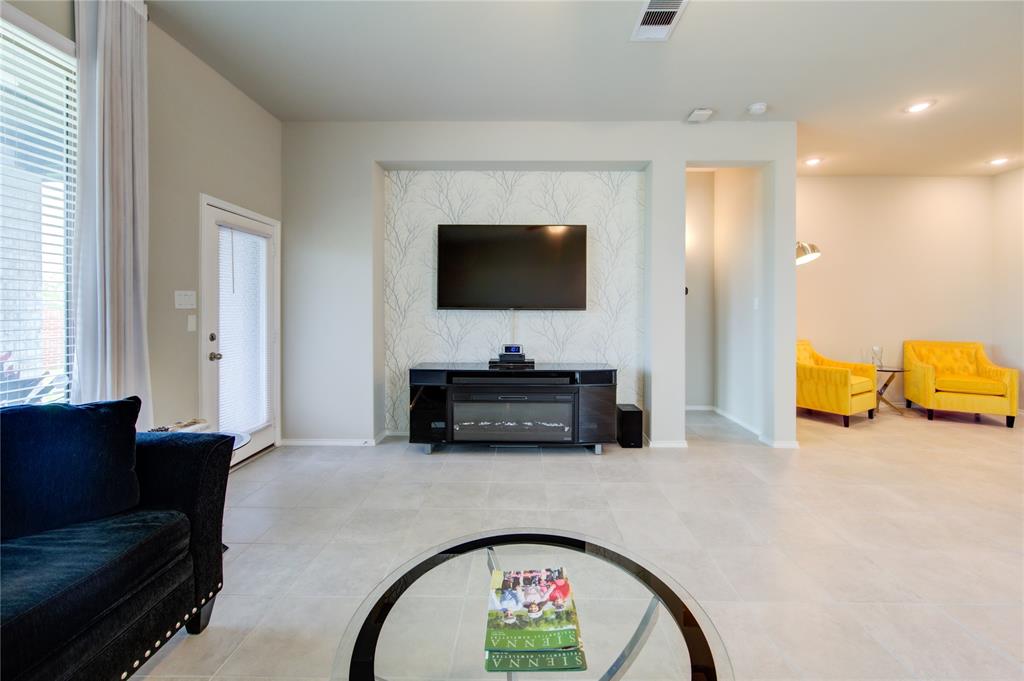 8711 Fox Trail Drive, Missouri City, Texas image 29