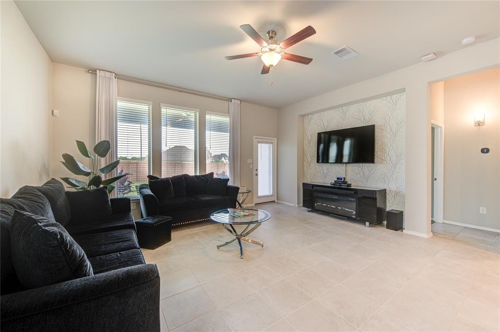 8711 Fox Trail Drive, Missouri City, Texas image 24