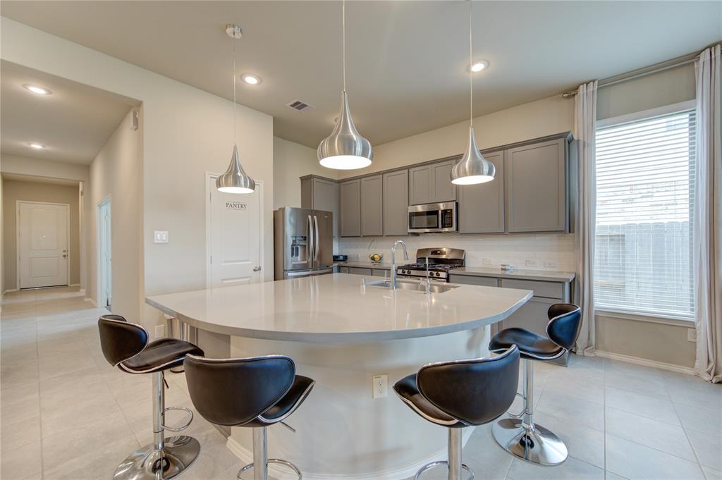 8711 Fox Trail Drive, Missouri City, Texas image 17