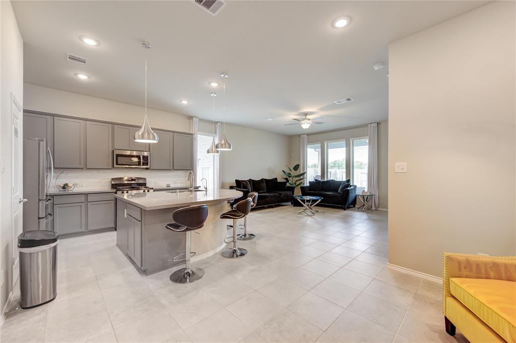 8711 Fox Trail Drive, Missouri City, Texas image 21