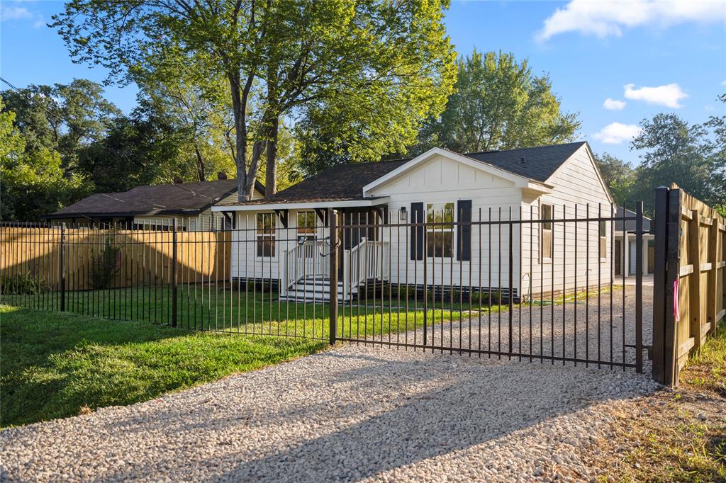 7810 Appleton Street, Houston, Texas image 2