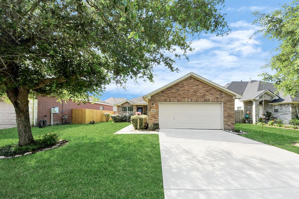 1805 Coronel Street, Alvin, Texas image 2
