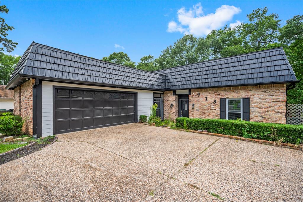 713 Palmer Drive, Conroe, Texas image 2