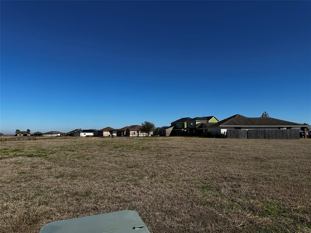 3911 S Shore Drive, Rosharon, Texas image 7