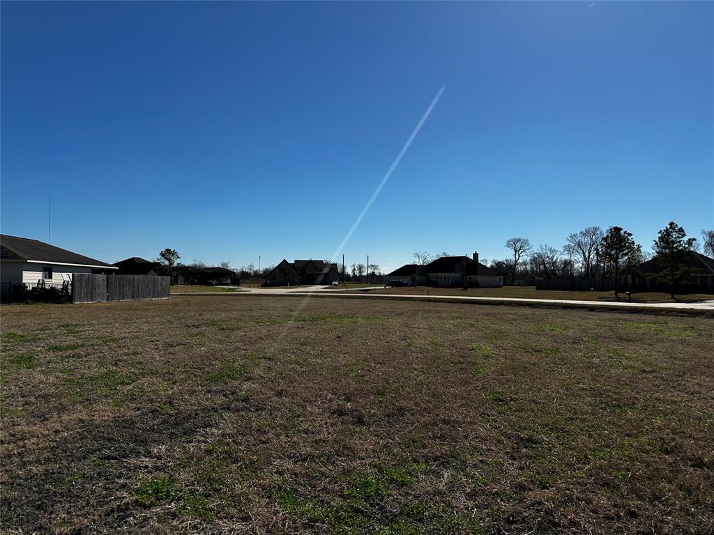 3911 S Shore Drive, Rosharon, Texas image 9