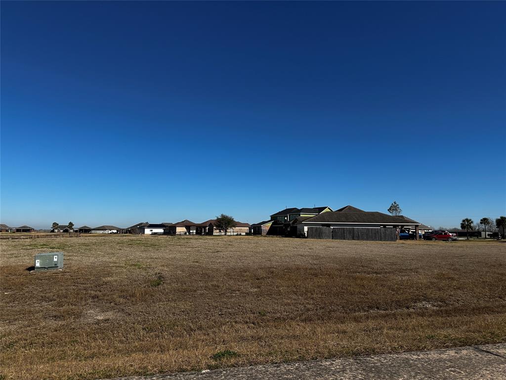 3911 S Shore Drive, Rosharon, Texas image 3